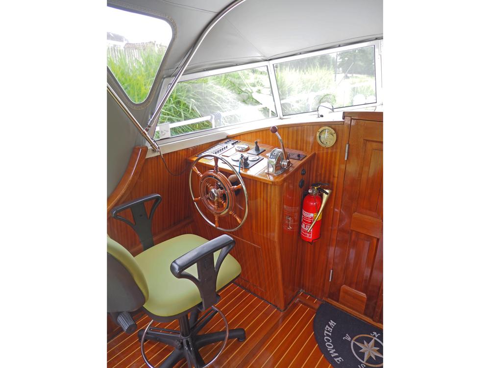 Steuerhaus, Innenausstattung